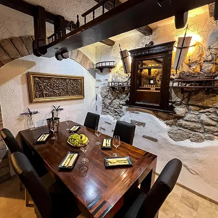 Old House Tatil Evi Njivice