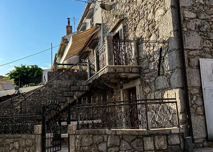 Old House Njivice