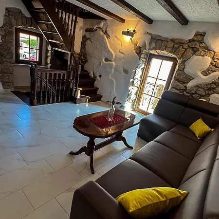 Old House Vikendica *